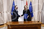 In the Serbian government, the Minister for European Integration, Jadranka Joksimovic, signed a Trust Agreement by which the EU grants Serbia almost 12 million euros to finance activities in the fight against the corona virus pandemic.U vladi Srbij