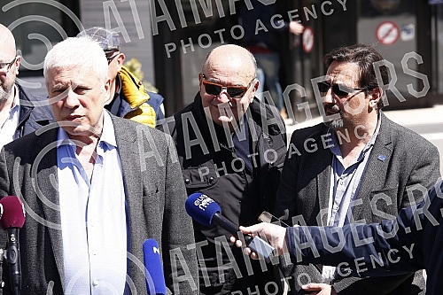 The press conference of the Let's Go People coalition on the occasion of the repeat elections for members of the Belgrade City Assembly at four polling stations was held in front of the Belgrade City Administration.Konferencija za medije koalicije 