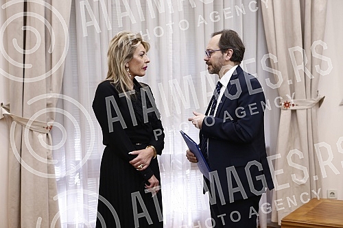 In the Serbian government, the Minister for European Integration, Jadranka Joksimovic, signed a Trust Agreement by which the EU grants Serbia almost 12 million euros to finance activities in the fight against the corona virus pandemic.U vladi Srbij