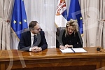 In the Serbian government, the Minister for European Integration, Jadranka Joksimovic, signed a Trust Agreement by which the EU grants Serbia almost 12 million euros to finance activities in the fight against the corona virus pandemic.U vladi Srbij