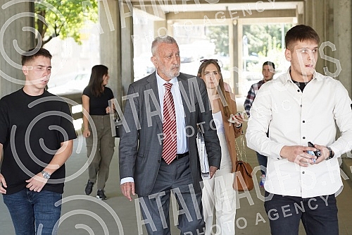 The High Court in Belgrade will pronounce its verdict on Zoran Marjanovic, accused of murdering his wife Jelena Marjanovic on April 2, 2016 in Borca.Visi sud u Beogradu izreci ce presudu Zoranu Marjanovicu, optuzenom za tesko ubistvo svoje supruge 