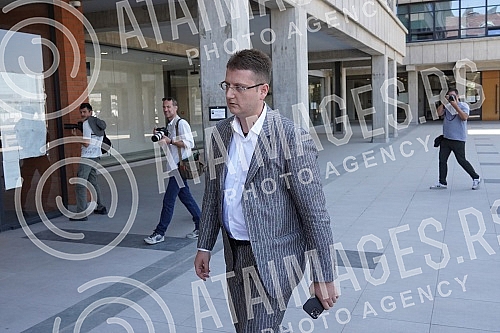 The High Court in Belgrade handed down a verdict according to which Zoran Marjanovic is guilty of the serious murder of his wife Jelena Marjanovic on April 2, 2016 in Borca, and the lawyers briefly addressed the media.Visi sud u Beogradu doneo je p