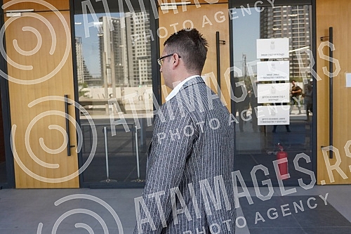 The High Court in Belgrade handed down a verdict according to which Zoran Marjanovic is guilty of the serious murder of his wife Jelena Marjanovic on April 2, 2016 in Borca, and the lawyers briefly addressed the media.Visi sud u Beogradu doneo je p