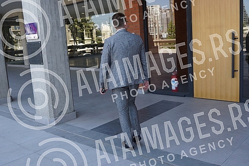 The High Court in Belgrade handed down a verdict according to which Zoran Marjanovic is guilty of the serious murder of his wife Jelena Marjanovic on April 2, 2016 in Borca, and the lawyers briefly addressed the media.Visi sud u Beogradu doneo je p