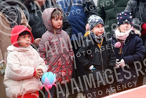 The performance of a Chinese art troupe in Kalemegdan as part of the Chinese New Year Fair.Nastup kineske umetnicke trupe na Kalemegdanu u sklopu kineskog novogodisnjeg vasara .