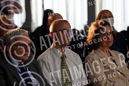 The 11th Conference of the Serbian Medical Diaspora was officially opened at the White Palace.Na Belom dvoru svecano je otvorena 11. Konferencija srpske medicinske dijaspore. 