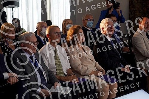 The 11th Conference of the Serbian Medical Diaspora was officially opened at the White Palace.Na Belom dvoru svecano je otvorena 11. Konferencija srpske medicinske dijaspore. 