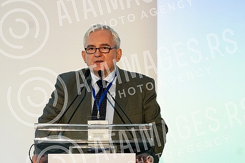 The 11th Conference of the Serbian Medical Diaspora was officially opened at the White Palace.Na Belom dvoru svecano je otvorena 11. Konferencija srpske medicinske dijaspore. 