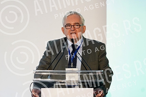 The 11th Conference of the Serbian Medical Diaspora was officially opened at the White Palace.Na Belom dvoru svecano je otvorena 11. Konferencija srpske medicinske dijaspore. 