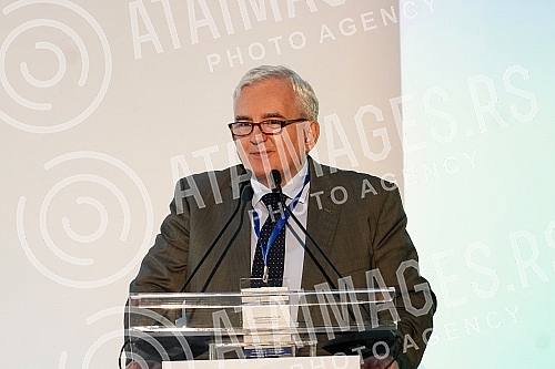 The 11th Conference of the Serbian Medical Diaspora was officially opened at the White Palace.Na Belom dvoru svecano je otvorena 11. Konferencija srpske medicinske dijaspore. 