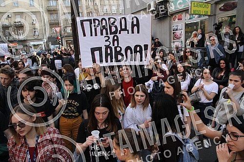 Protest of a part of the opposition outside the building of the Belgrade police in 29th November for being arrested in the RTS building.Protest dela opozicije ispred zgrade beogradske policije u 29 novembra zbog uhapsenih u zgradi RTS.