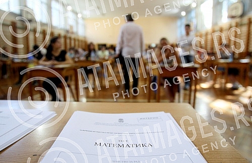 Passing the final exam in mathematics - a small graduation in elementary school Sveti Sava.Polaganje zavrsnog ispita iz matematike - mala matura u Osnovnoj skoli Sveti Sava.
