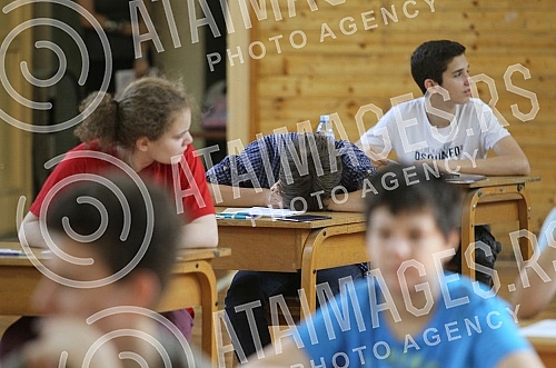 Passing the final exam in mathematics - a small graduation in elementary school Sveti Sava.Polaganje zavrsnog ispita iz matematike - mala matura u Osnovnoj skoli Sveti Sava.