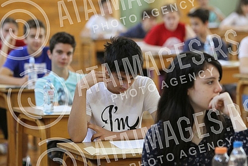 Passing the final exam in mathematics - a small graduation in elementary school Sveti Sava.Polaganje zavrsnog ispita iz matematike - mala matura u Osnovnoj skoli Sveti Sava.