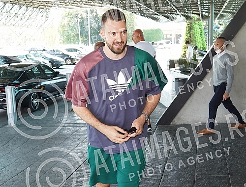 The men's basketball team of Serbia has started gathering before the preparations for the qualification matches for going to the World Championship in August, that is, the European Championship in September.Muska kosarkaska reprezentacija Srbije je