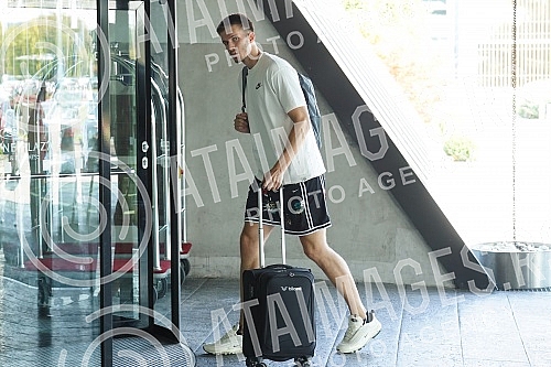 The men's basketball team of Serbia has started gathering before the preparations for the qualification matches for going to the World Championship in August, that is, the European Championship in September.Muska kosarkaska reprezentacija Srbije je