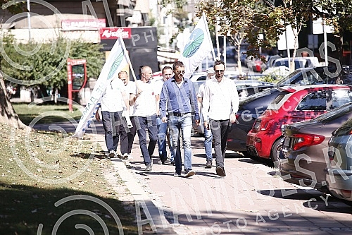 Behind the House of the National Assembly, a press conference was held for the Initiative for Change and the Alliance of Environmental Organizations of Serbia (SEOS) due to the violation of the Law on People's Initiative.Iza Doma Narodne skupstine