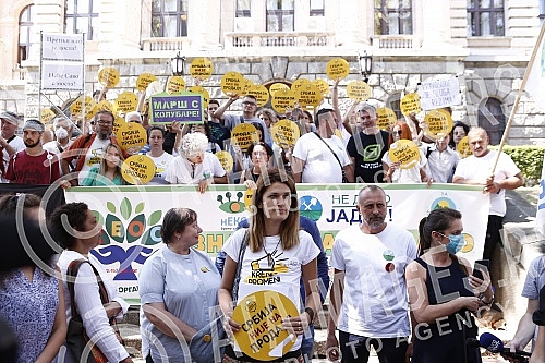 Behind the House of the National Assembly, a press conference was held for the Initiative for Change and the Alliance of Environmental Organizations of Serbia (SEOS) due to the violation of the Law on People's Initiative.Iza Doma Narodne skupstine