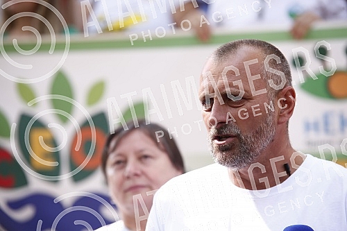 Behind the House of the National Assembly, a press conference was held for the Initiative for Change and the Alliance of Environmental Organizations of Serbia (SEOS) due to the violation of the Law on People's Initiative.Iza Doma Narodne skupstine