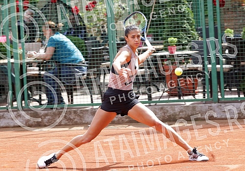 Serbian tennis player Olga Danilovic started training at Kosutnjak to continue the season.Srpska teniserka Olga Danilovic na Kosutnjaku pocela da trenira za nastavak sezone.