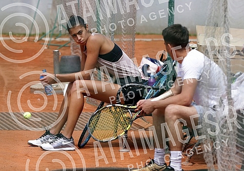 Serbian tennis player Olga Danilovic started training at Kosutnjak to continue the season.Srpska teniserka Olga Danilovic na Kosutnjaku pocela da trenira za nastavak sezone.