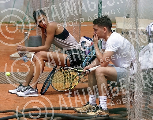 Serbian tennis player Olga Danilovic started training at Kosutnjak to continue the season.Srpska teniserka Olga Danilovic na Kosutnjaku pocela da trenira za nastavak sezone.