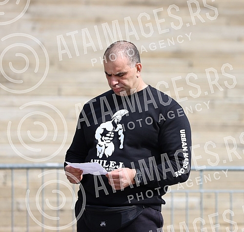 A gathering of members and sympathizers of bodybuilding and fitness was organized in front of the plateau of the National Assembly, at 11:55 am to support the initiative of the Fitness Community of Serbia - #RECIDAZDRAVLJU.Organizovan je skup clano