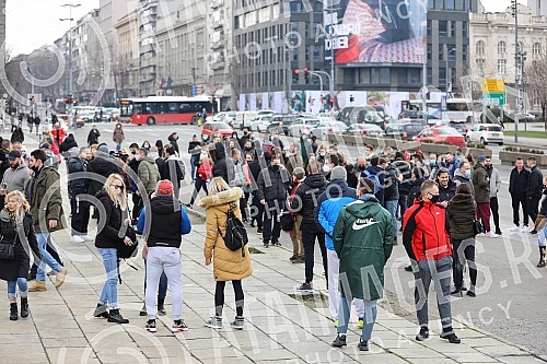 A gathering of members and sympathizers of bodybuilding and fitness was organized in front of the plateau of the National Assembly, at 11:55 am to support the initiative of the Fitness Community of Serbia - #RECIDAZDRAVLJU.Organizovan je skup clano