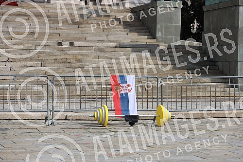 A gathering of members and sympathizers of bodybuilding and fitness was organized in front of the plateau of the National Assembly, at 11:55 am to support the initiative of the Fitness Community of Serbia - #RECIDAZDRAVLJU.Organizovan je skup clano