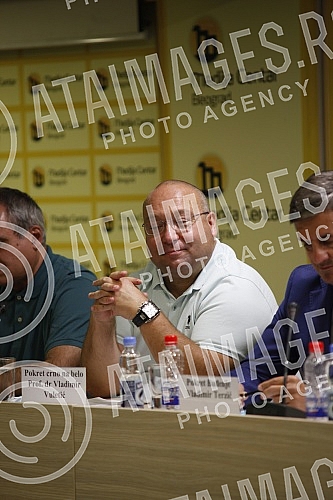 A press conference was held at the Media Center, at which the Awakening movement from Sabac and several parties and environmental associations signed a Social Agreement banning the exploration, exploitation and processing of lithium in Serbia.U Med