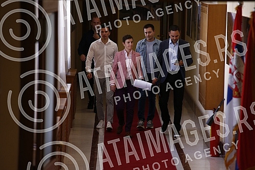 The Prime Minister of the Republic of Serbia, Ana Brnabic, met with farmers in the Serbian Government building.Predsednica Vlade Republike Srbije Ana Brnabic sastala se sa poljoprivrednicima u zgradi Vlade Srbije.