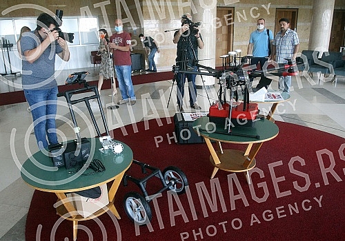 On the occasion of the International Day of Missing Persons, the Palace of Serbia handed over equipment for field research in order to find the remains of persons listed as missing in connection with the armed conflicts in the former Yugoslavia and t