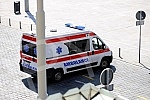 An elderly man fell ill on Republic Square, and the ambulance team went out on the field at the invitation of concerned citizens.Starijem coveku je pozlilo na Trgu republike, a ekipa Hitne pomoci izasla je na teren na poziv zabrinutih gradjana.