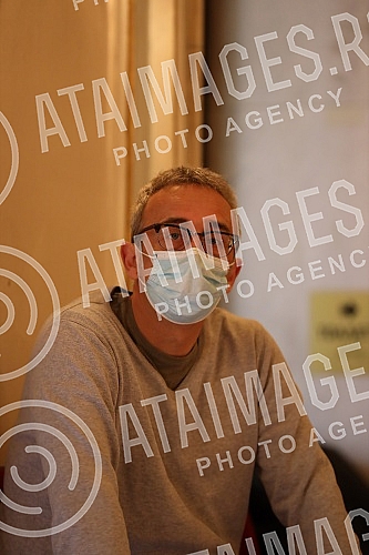 A press conference was held at the National Theater on the occasion of the premiere of the play Orlando by Virginia Woolf, directed by Bojan Djordjev.U Narodno pozoristu odrzana konferencija za novinare  povodom premijere drame Orlando Virdzinije V