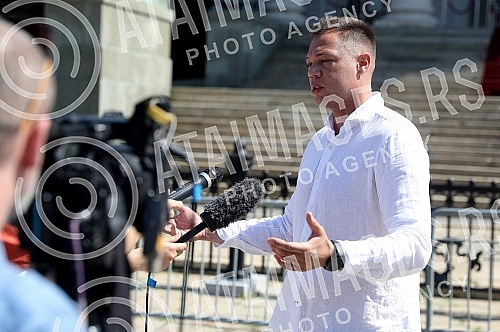 A press conference was held in front of the Serbian Parliament, where Petar Djuric addressed the press, and the reason for the conference was the anniversary of the great July protests, and the announcement of the formation of the political movement 