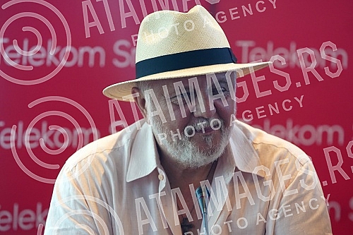 A press conference at which the series realized by Telekom Srbija in cooperation with the excellent productions Dandelion Productions and Film Danas were presented.Konferencija za medije na kojoj su predstavljene serije koje Telekom Srbija realizuj