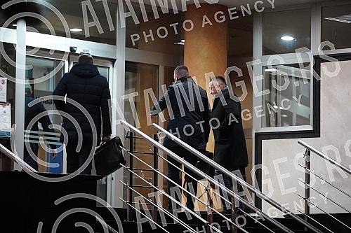 Dijana Hrkalovic's lawyers arrived at the Prosecutor's Office for Organized Crime, entered, left and waited to be summoned.Advokati Dijane Hrkalovic su stigli u Tuzilastvo za organizovani kriminal, usli su, izasli i cekaju da ih pozovu.