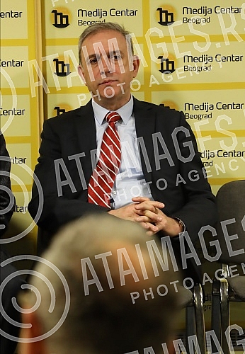 The Freedom and Justice Party, the People's Party, the Democratic Party, the Free Citizens Movement, the Movement for Change, the Free Serbia Movement, the Sloga Trade Union, the Democratic Union of Vojvodina Hungarians and the Civic Platform held a 