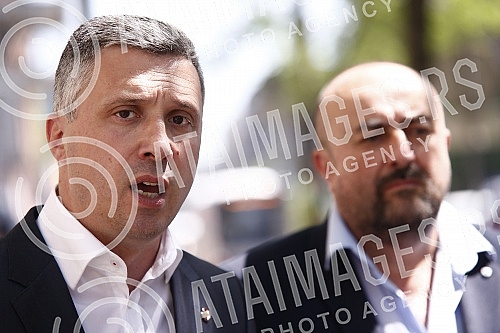 A press conference of the Dveri movement was held in front of the building of the Government of Serbia, with the topic 