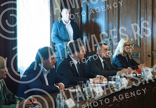 The President of the Republic of Serbia, Aleksandar Vucic, chaired a session of the National Security Council.Predsednik Republike Srbije Aleksandar Vucic predsedavao je  sednicom Saveta za nacionalnu bezbednost. 