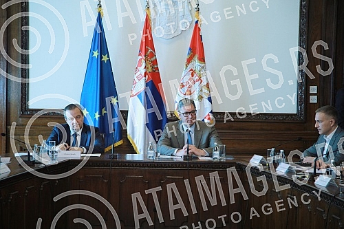 The President of the Republic of Serbia, Aleksandar Vucic, chaired a session of the National Security Council.Predsednik Republike Srbije Aleksandar Vucic predsedavao je  sednicom Saveta za nacionalnu bezbednost. 