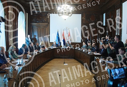 The President of the Republic of Serbia, Aleksandar Vucic, chaired a session of the National Security Council.Predsednik Republike Srbije Aleksandar Vucic predsedavao je  sednicom Saveta za nacionalnu bezbednost. 