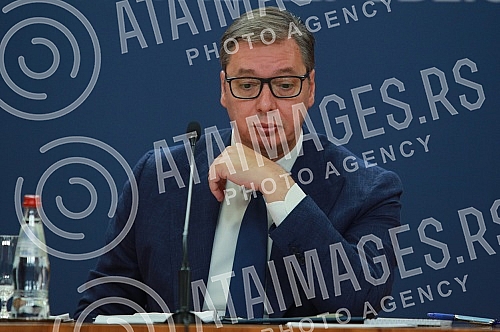 After the meeting with Serbs from Kosovo and Metohija, the President of the Republic of Serbia, Aleksandar Vucic, addressed the public and spoke about the negotiations in Brussels and the situation in Kosovo and Metohija.Posle sastanka sa Srbima sa