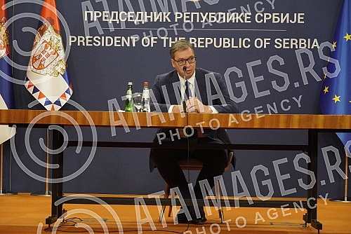 After the meeting with Serbs from Kosovo and Metohija, the President of the Republic of Serbia, Aleksandar Vucic, addressed the public and spoke about the negotiations in Brussels and the situation in Kosovo and Metohija.Posle sastanka sa Srbima sa