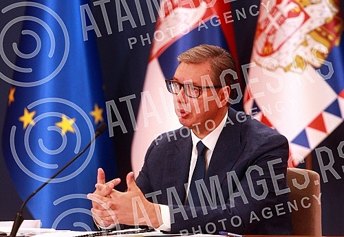 After the meeting with Serbs from Kosovo and Metohija, the President of the Republic of Serbia, Aleksandar Vucic, addressed the public and spoke about the negotiations in Brussels and the situation in Kosovo and Metohija.Posle sastanka sa Srbima sa