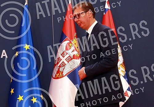 After the meeting with Serbs from Kosovo and Metohija, the President of the Republic of Serbia, Aleksandar Vucic, addressed the public and spoke about the negotiations in Brussels and the situation in Kosovo and Metohija.Posle sastanka sa Srbima sa
