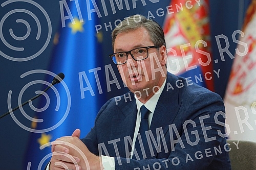 After the meeting with Serbs from Kosovo and Metohija, the President of the Republic of Serbia, Aleksandar Vucic, addressed the public and spoke about the negotiations in Brussels and the situation in Kosovo and Metohija.Posle sastanka sa Srbima sa