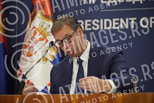 After the meeting with Serbs from Kosovo and Metohija, the President of the Republic of Serbia, Aleksandar Vucic, addressed the public and spoke about the negotiations in Brussels and the situation in Kosovo and Metohija.Posle sastanka sa Srbima sa