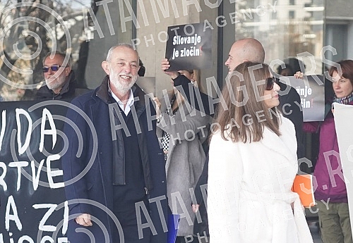 The trial of the owner of the acting school, Miroslav Aleksic, accused of multiple rapes and sexual harassment of the students of his school, continued in the High Court in Belgrade.Sudjenje vlasniku skole glume Miroslavu Aleksicu optuzenom za vise 