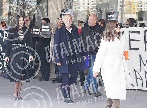 The trial of the owner of the acting school, Miroslav Aleksic, accused of multiple rapes and sexual harassment of the students of his school, continued in the High Court in Belgrade.Sudjenje vlasniku skole glume Miroslavu Aleksicu optuzenom za vise 